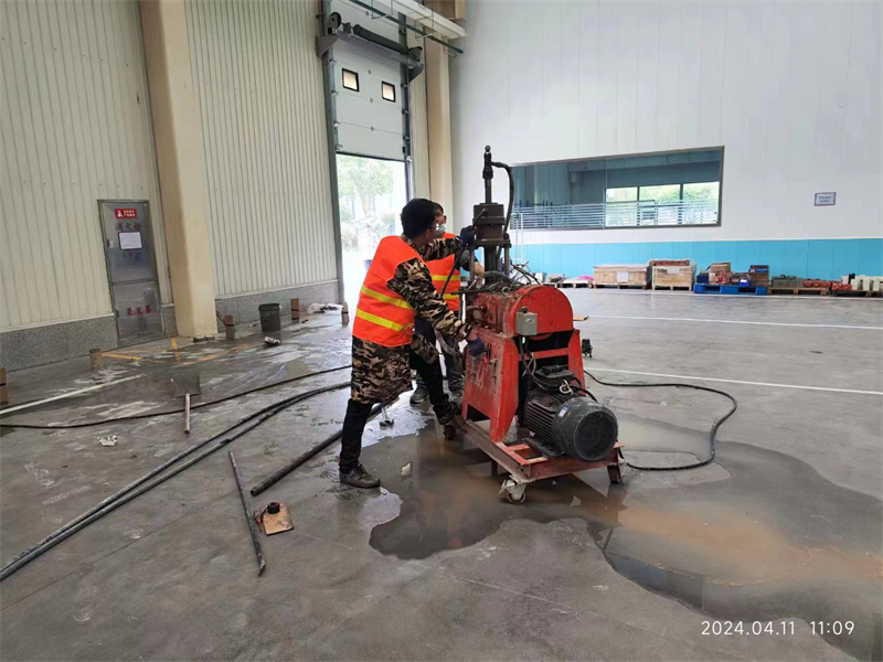 忠县厂房地面下沉塌陷注浆加固施工